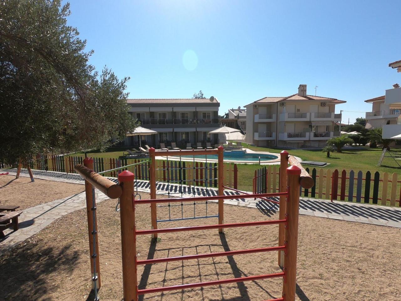 Finikas Garden Beach Resort Nikiti Exterior photo