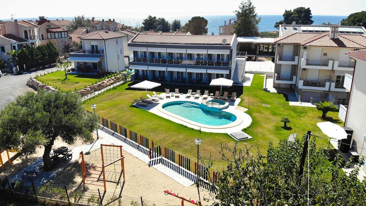 Finikas Garden Beach Resort Nikiti Exterior photo